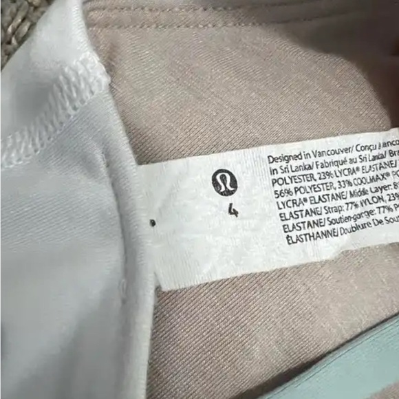 White lululemon on sport bra/ tank top size 4, worn once perfect condition - Picture 3 of 4